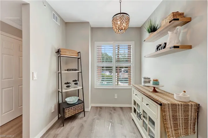 6880  Huntington Lakes  CIR, Naples, FL 34119