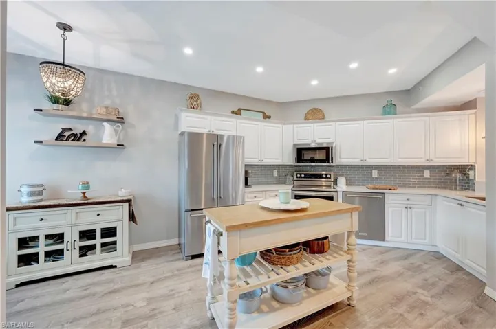 6880  Huntington Lakes  CIR, Naples, FL 34119