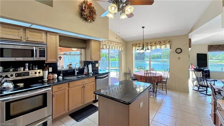 1803 Ne 2nd St, Cape Coral, Florida 33909
