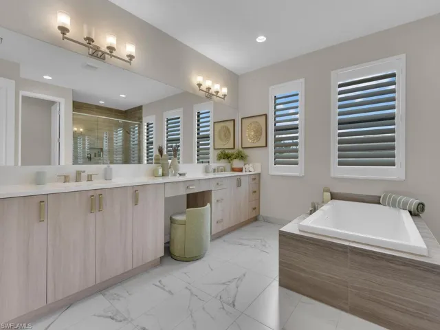 Master Suite Bath - Second Floor