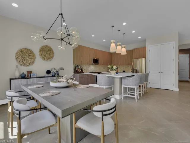 Dining Area & Kitchen