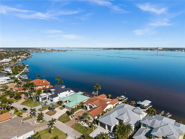 5661 Riverside Dr, Cape Coral, Florida 33904