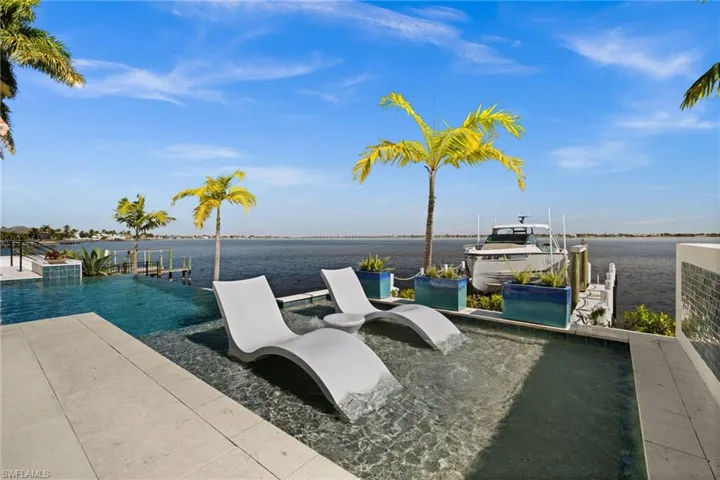 5661 Riverside Dr, Cape Coral, Florida 33904