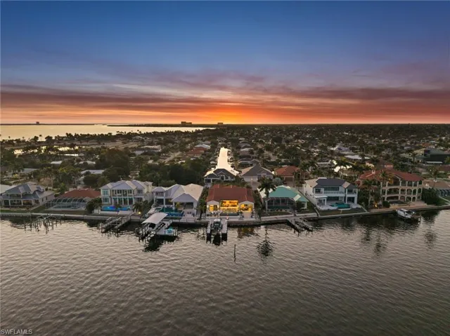5661 Riverside Dr, Cape Coral, Florida 33904