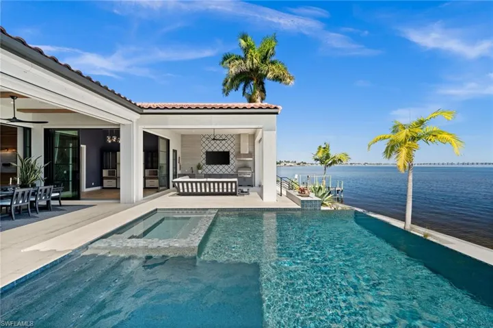 5661 Riverside Dr, Cape Coral, Florida 33904