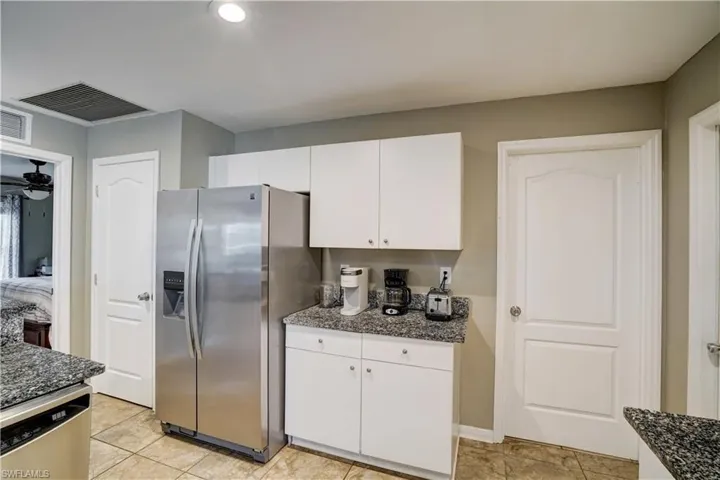 1427 Juanita Pl, Cape Coral, Florida 33909