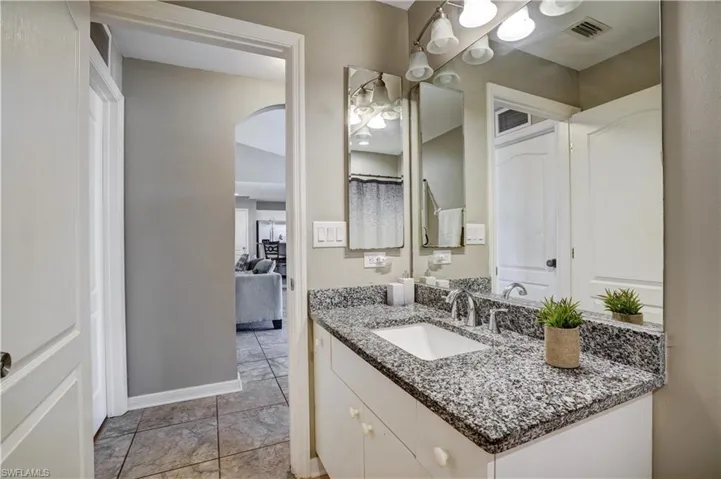 1427 Juanita Pl, Cape Coral, Florida 33909