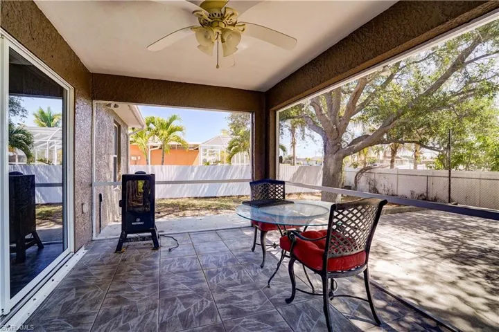 1427 Juanita Pl, Cape Coral, Florida 33909