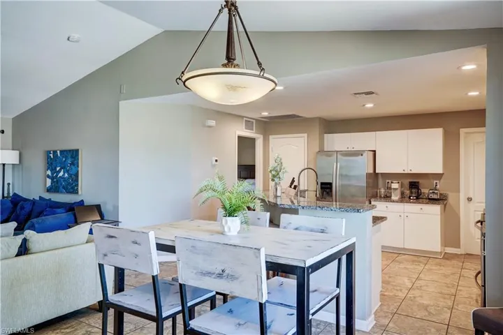 1427 Juanita Pl, Cape Coral, Florida 33909