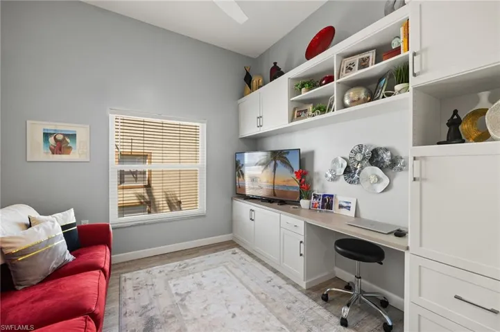 Den w/ Pull Out and Built-In