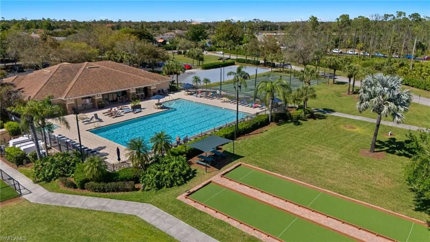 Large Pool & Bocce