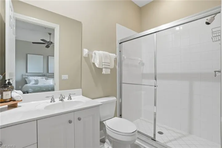 Ensuite Bath for Front Bedroom