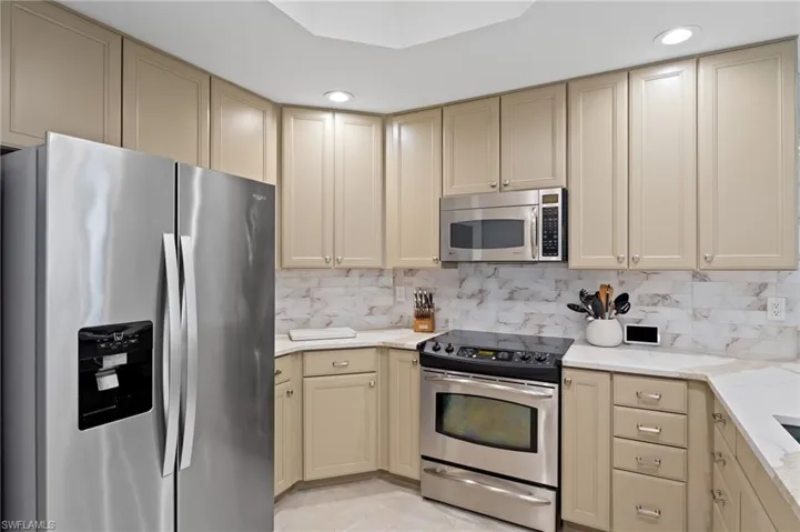 5793 Cape Harbour Dr 1111, Cape Coral, Florida 33914