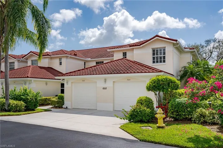 650  Lalique  CIR, Naples, FL 34119