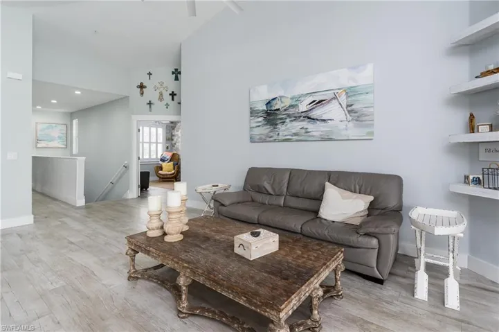 650  Lalique  CIR, Naples, FL 34119