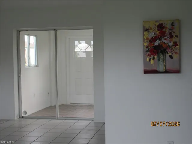 VIEWOF DEN OFF DINING AREA