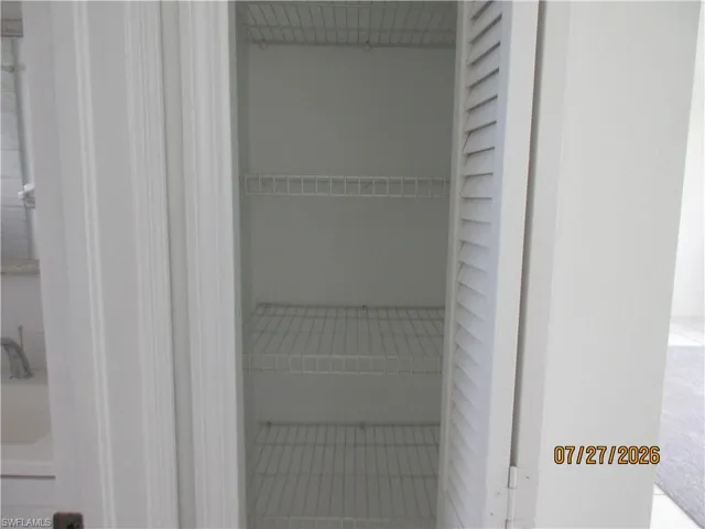 LINING CLOSET
