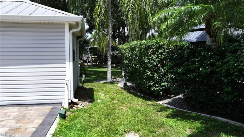 10067 Parkwood Dr, Fort Myers, Florida 33905