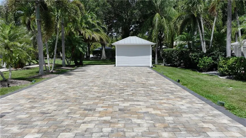 10067 Parkwood Dr, Fort Myers, Florida 33905