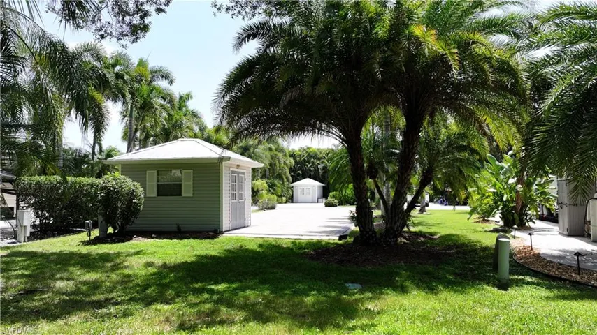 10067 Parkwood Dr, Fort Myers, Florida 33905