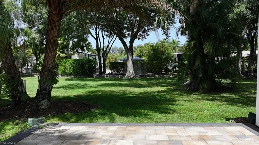 10067 Parkwood Dr, Fort Myers, Florida 33905