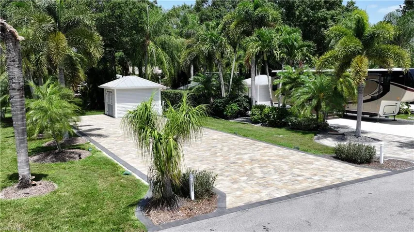 10067 Parkwood Dr, Fort Myers, Florida 33905