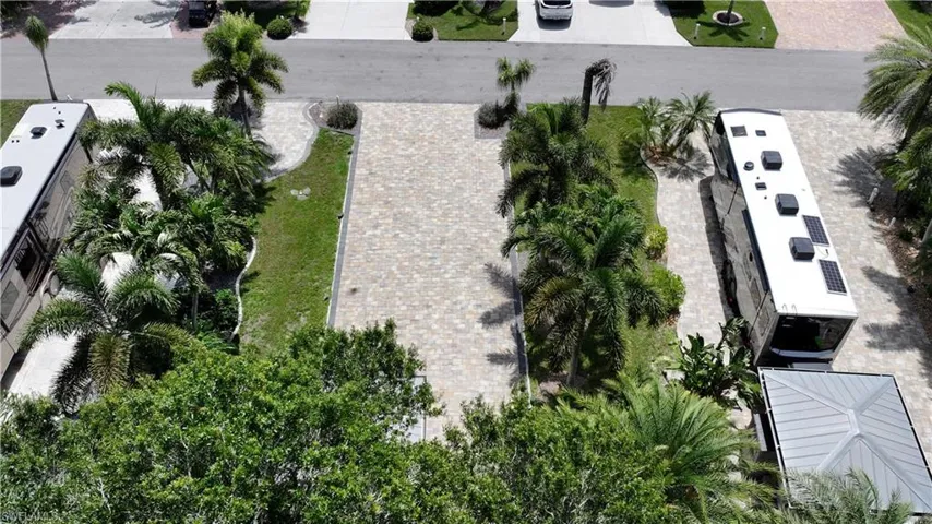 10067 Parkwood Dr, Fort Myers, Florida 33905