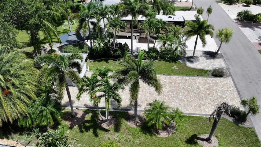 10067 Parkwood Dr, Fort Myers, Florida 33905