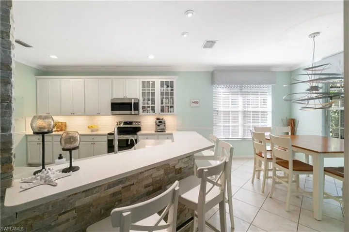 15881  Delasol  LN, Naples, FL 34110
