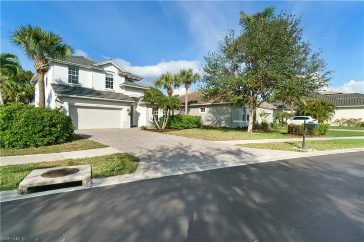15881  Delasol  LN, Naples, FL 34110
