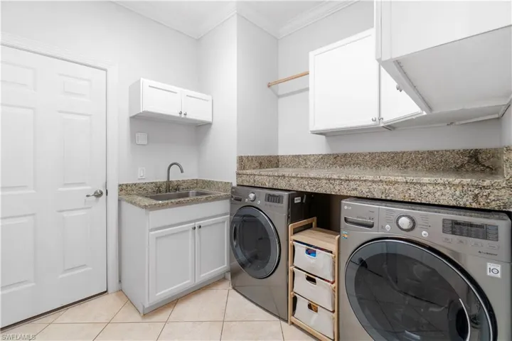 Spacious laundry room
