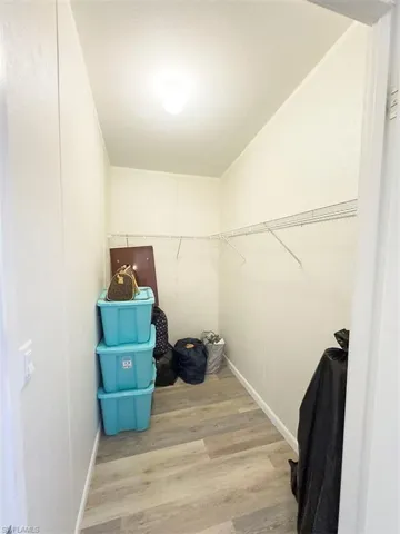 Bed room walk in closet