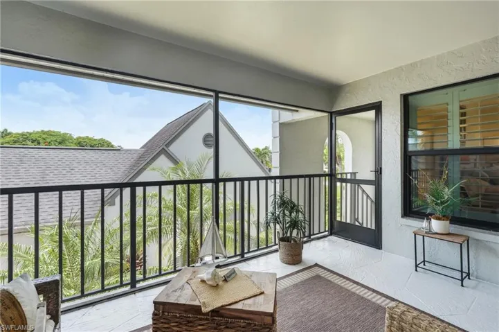Screened Front Lanai