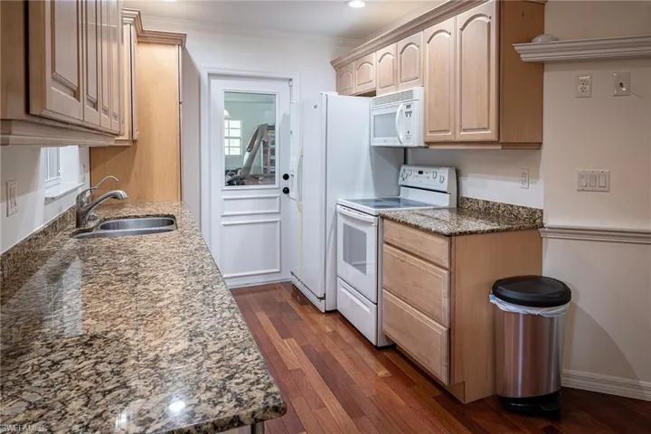 -Guest House