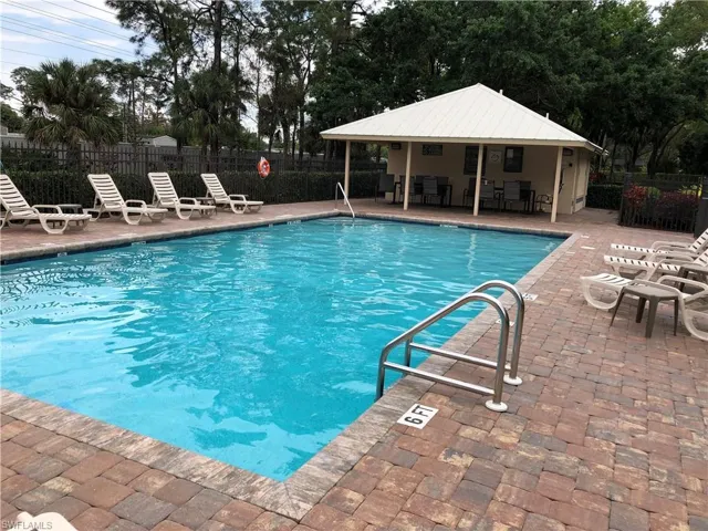 431  Crossfield E CIR, Naples, FL 34104