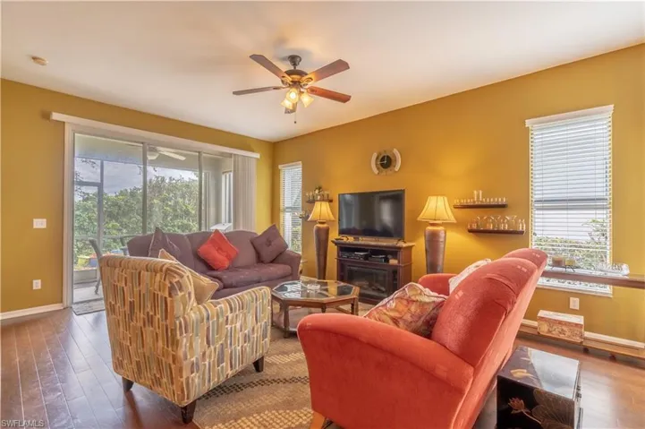 431  Crossfield E CIR, Naples, FL 34104