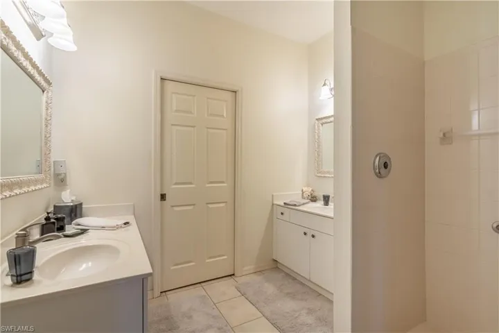 431  Crossfield E CIR, Naples, FL 34104