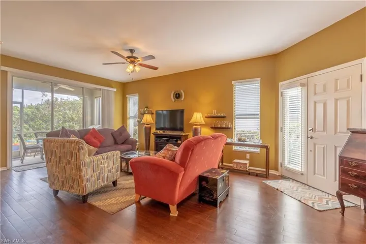 431  Crossfield E CIR, Naples, FL 34104