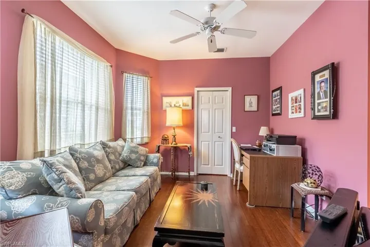 431  Crossfield E CIR, Naples, FL 34104