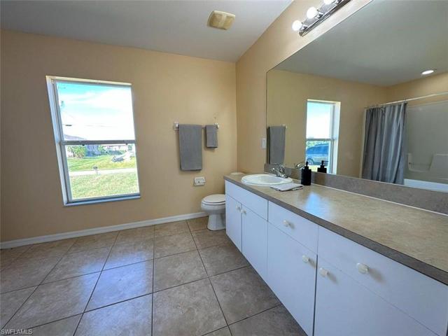 1313 NE 9th  AVE, CAPE CORAL, FL 33909