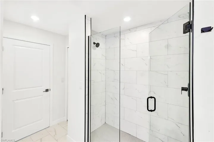 owner's ensuite bath/bano principal
