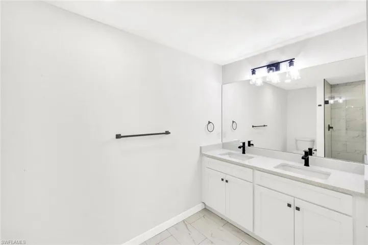 owner's ensuite bath/bano principal