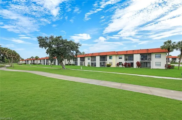 4338 27th Ct Sw 204, Naples, Florida 34116