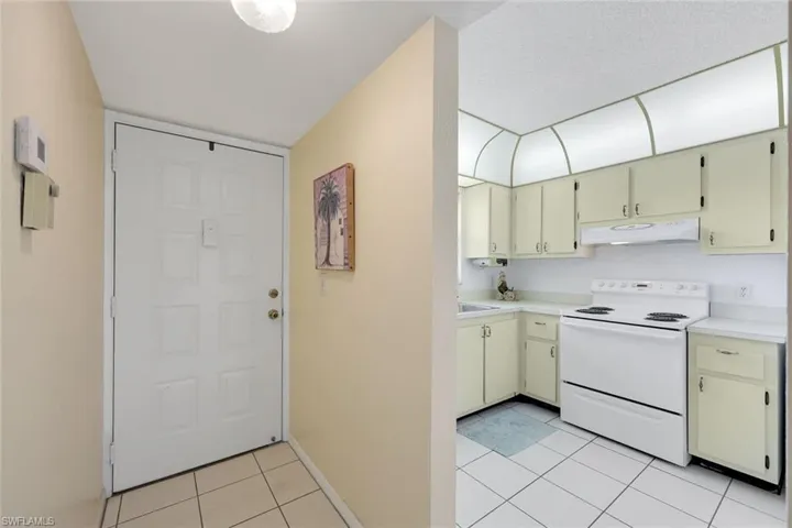 4338 27th Ct Sw 204, Naples, Florida 34116