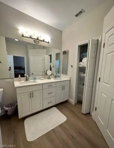 8837 E Bay Cir, Fort Myers, Florida 33908