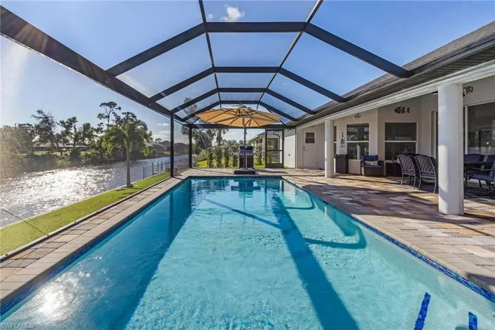 Pool/screened lanai