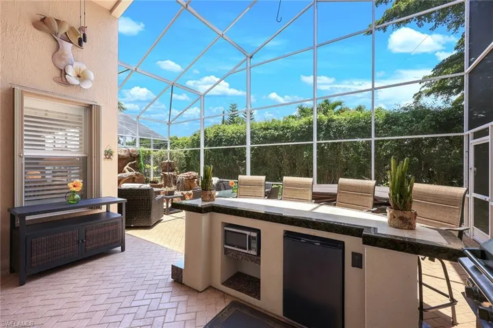 outdoor kitchen