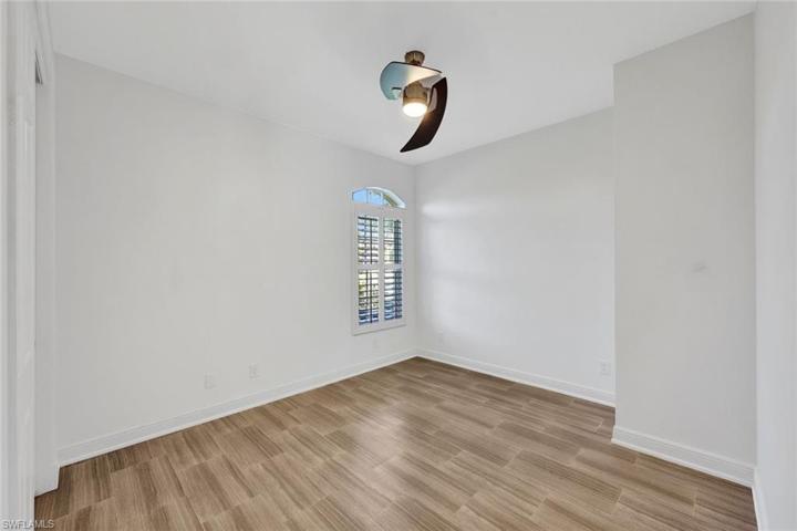 Large and spacious bedroom.