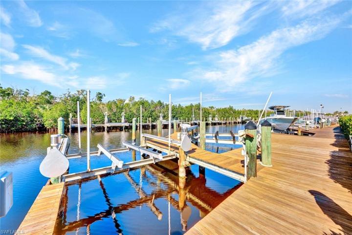 Boat dock will accomodate at 28 foot boat and 10,000 lb. boat lift has two new boat lift motors!