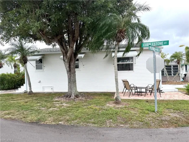 4701 Pilgrims Way W, Estero, Florida 33928